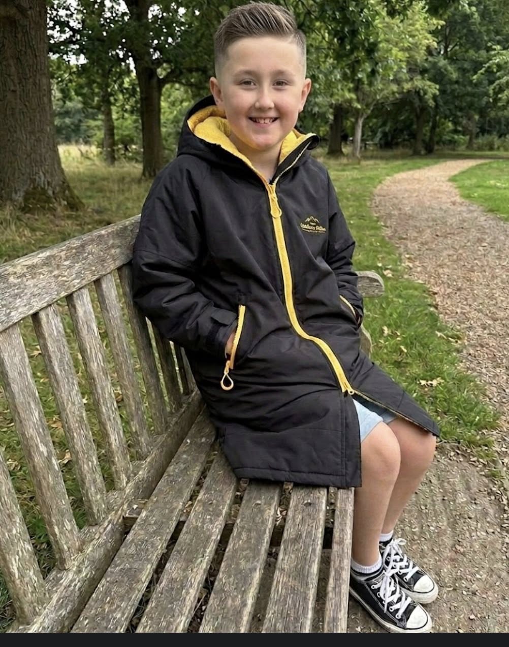 Junior Outdoor Robe - Black & Yellow